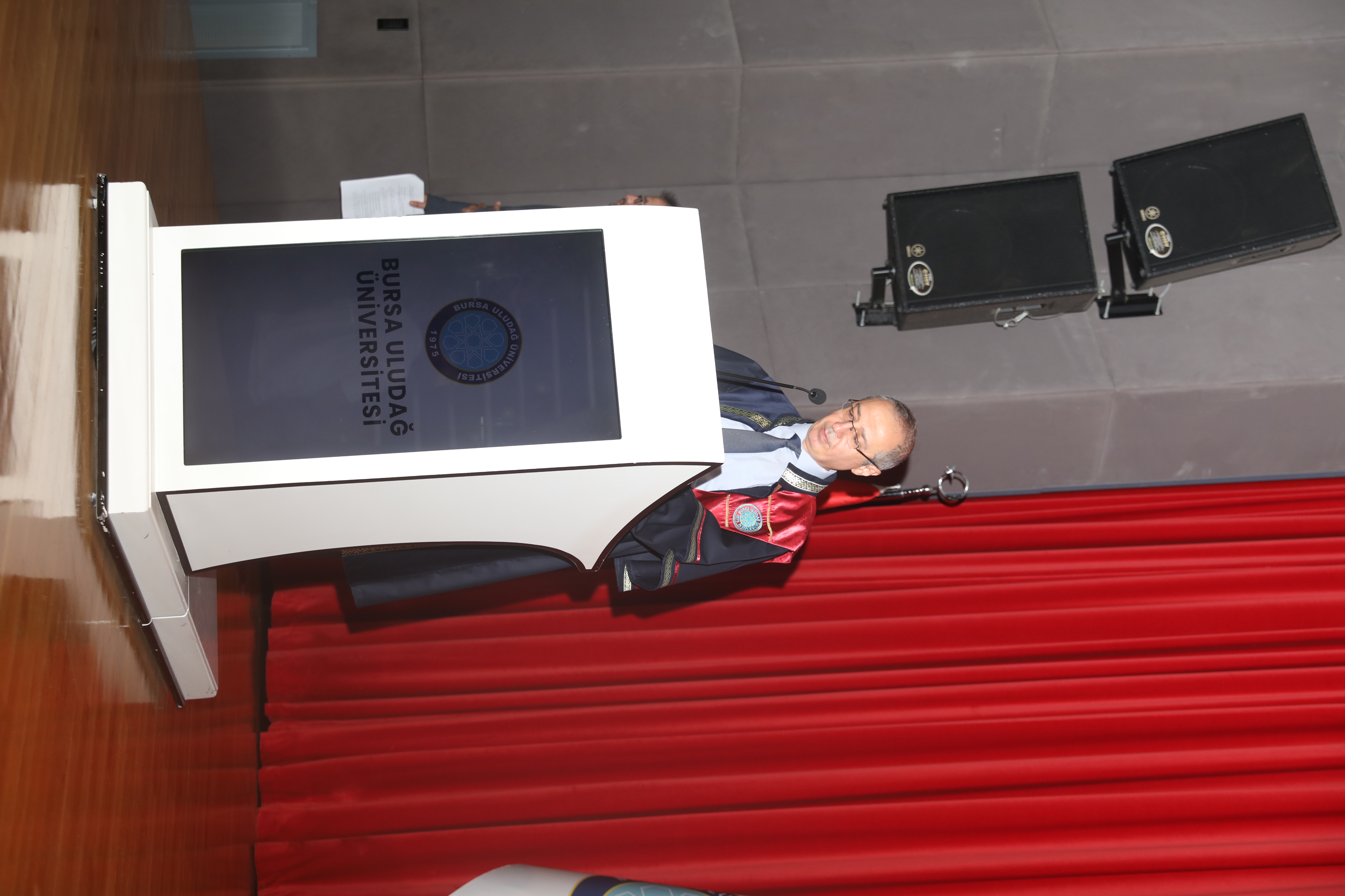 GÜZEL SANATLAR FAKÜLTESİ 2025-2026 AKADEMİK YILI MEZUNİYET TÖRENİ GERÇEKLEŞTİRİLDİ